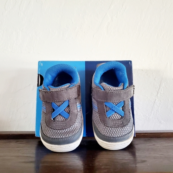 Stride Rite Sneakers - Picture 5 of 12